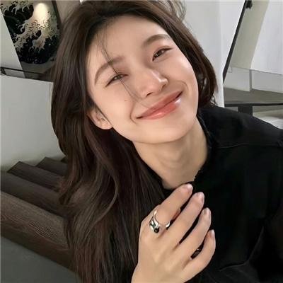 有色彩的女子
