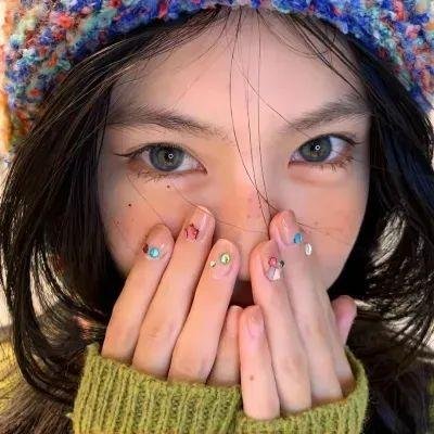 三块广告牌